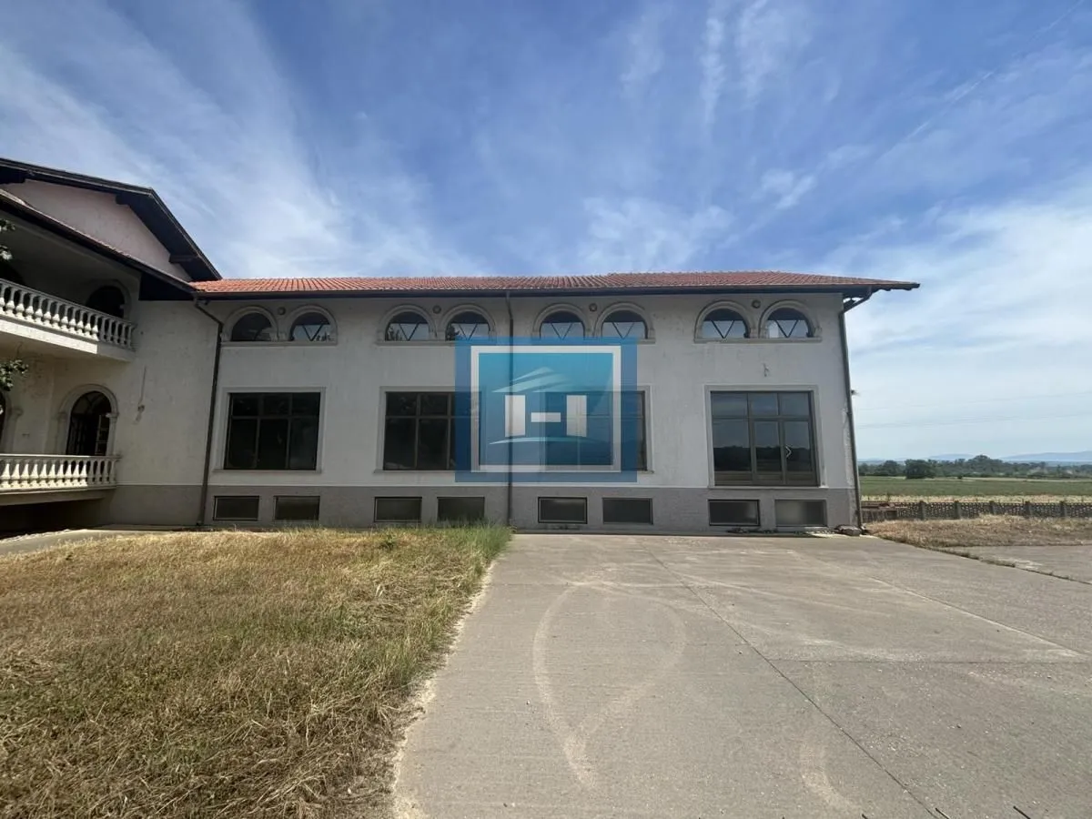 Rent, office space, 1060m², Svojnovo, Paraćin