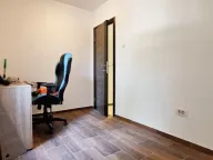 Rent, office space, 80m², Blok 5, Podgorica - image 8