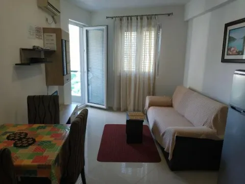 Izdavanje, jednosoban stan, 45m², Bečići, Budva - image 1