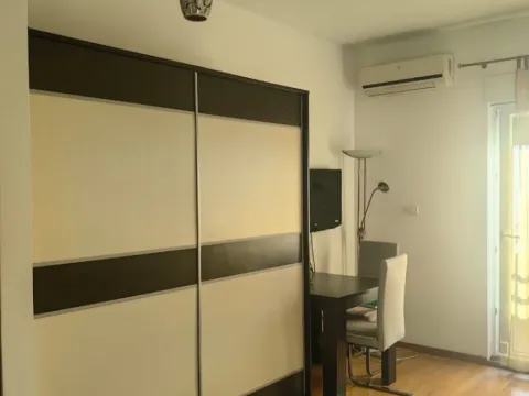 Rent, studio apartment, 38m², City Kvart, Podgorica - image 11