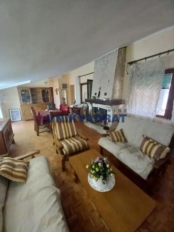 Prodaja, trosoban stan, 88m², Petlovo Brdo, Beograd