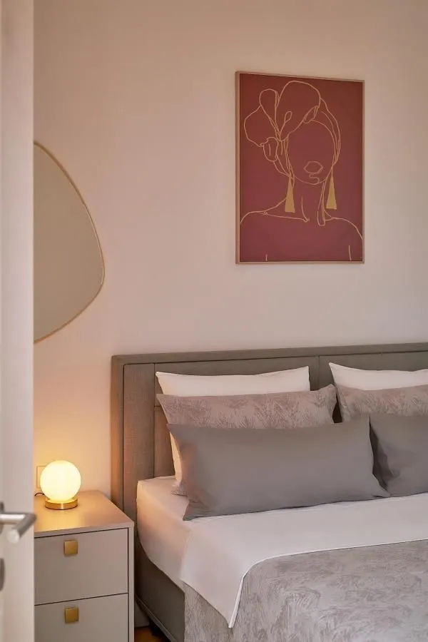 Rent, one bedroom apartment, 51m², Bečići, Budva