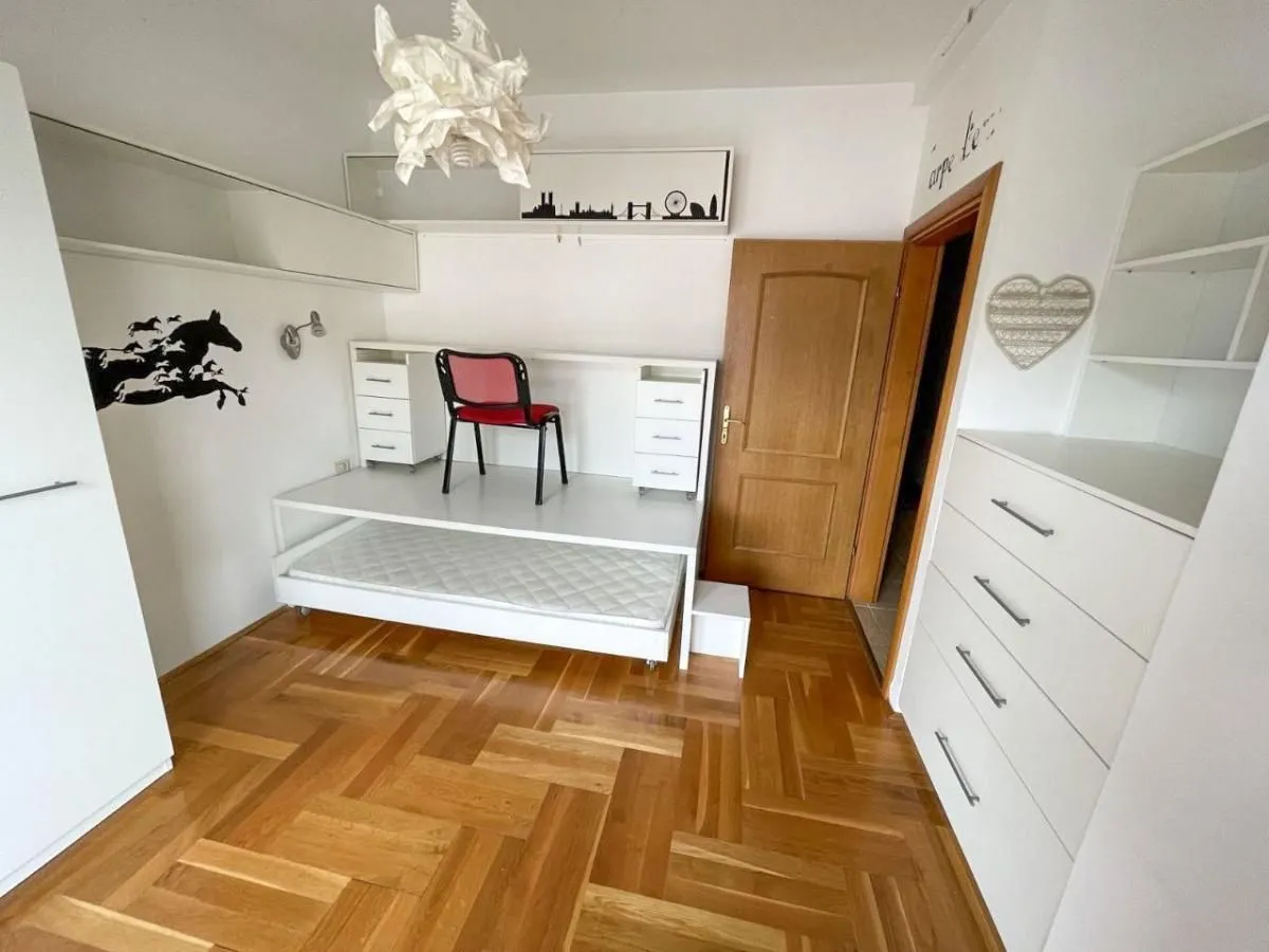 Rent, three bedroom apartment, 191m², Tivat, Crna Gora
