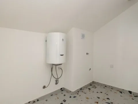 Izdavanje, trosoban stan, 113m², Zabjelo, Podgorica - image 9