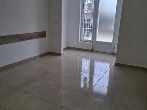 Sale, three bedroom apartment, 78m², Ruma, Srbija - image 4