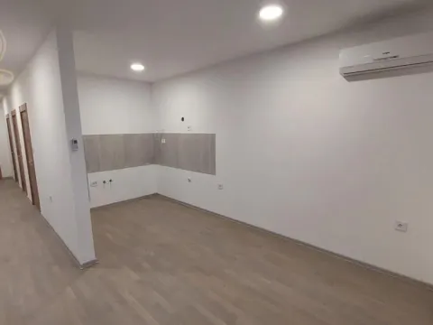 Prodaja, četvorosoban stan, 78m², Alibegovac, Petrovaradin - image 2