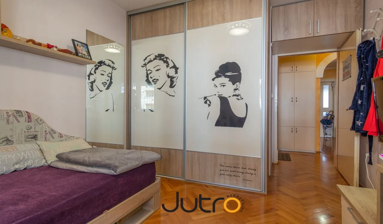 Izdavanje, dvosoban stan, 85m², Preko Morače, Podgorica