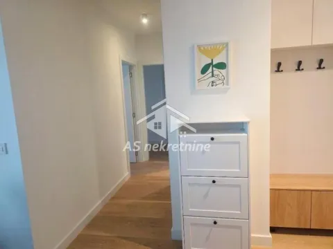 Izdavanje, trosoban stan, 76m², Savski Venac, Beograd - image 9