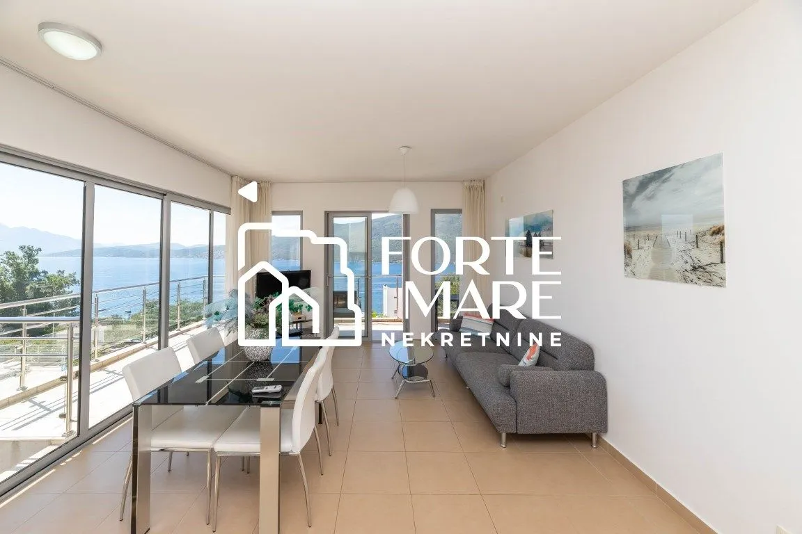 Prodaja, dvosoban stan, 85m², Đenovići, Herceg Novi