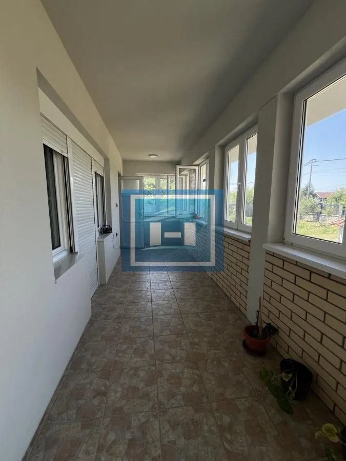 Prodaja, kuća, 271m², Šantarovac, Jagodina