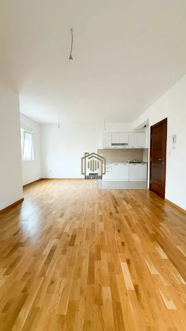 Prodaja, dvosoban stan, 73m², Tuški Put, Podgorica