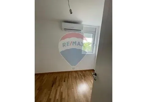 Prodaja, trosoban stan, 93m², Blok 9, Podgorica - image 2