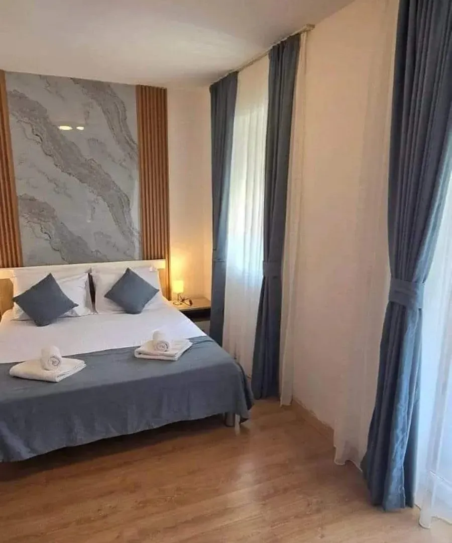 Prodaja, ugostiteljski objekat, 400m², Lastva Grbaljska, Kotor