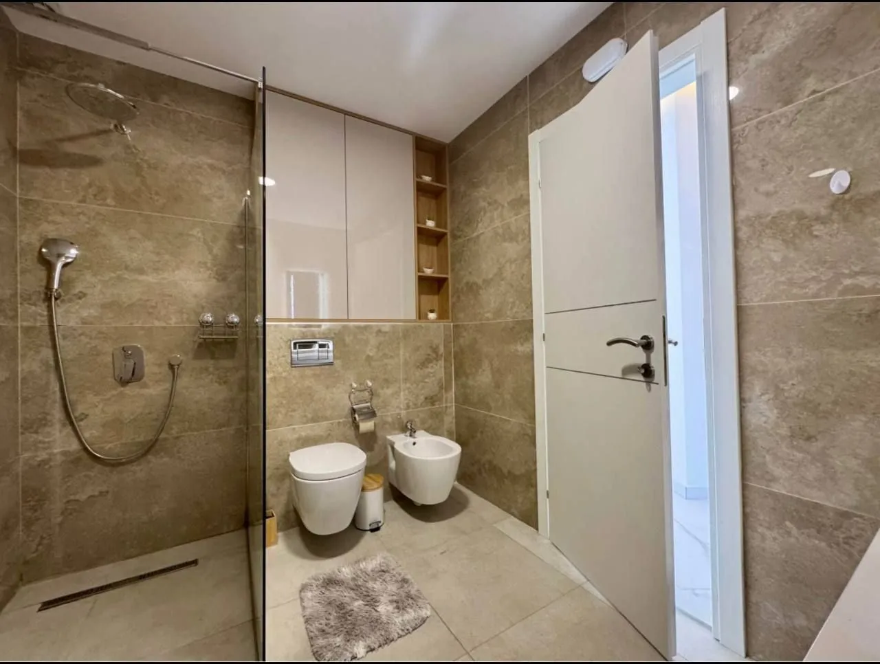 Rent, two bedroom apartment, 95m², Bečići, Budva