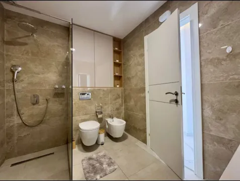 Rent, two bedroom apartment, 95m², Bečići, Budva - image 9