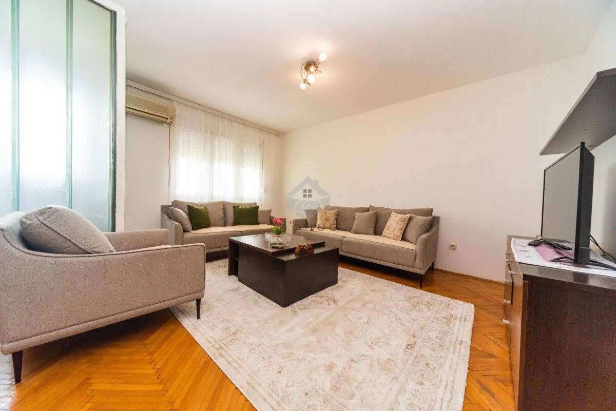 Izdavanje, dvosoban stan, 78m², Autobuska stanica, Podgorica