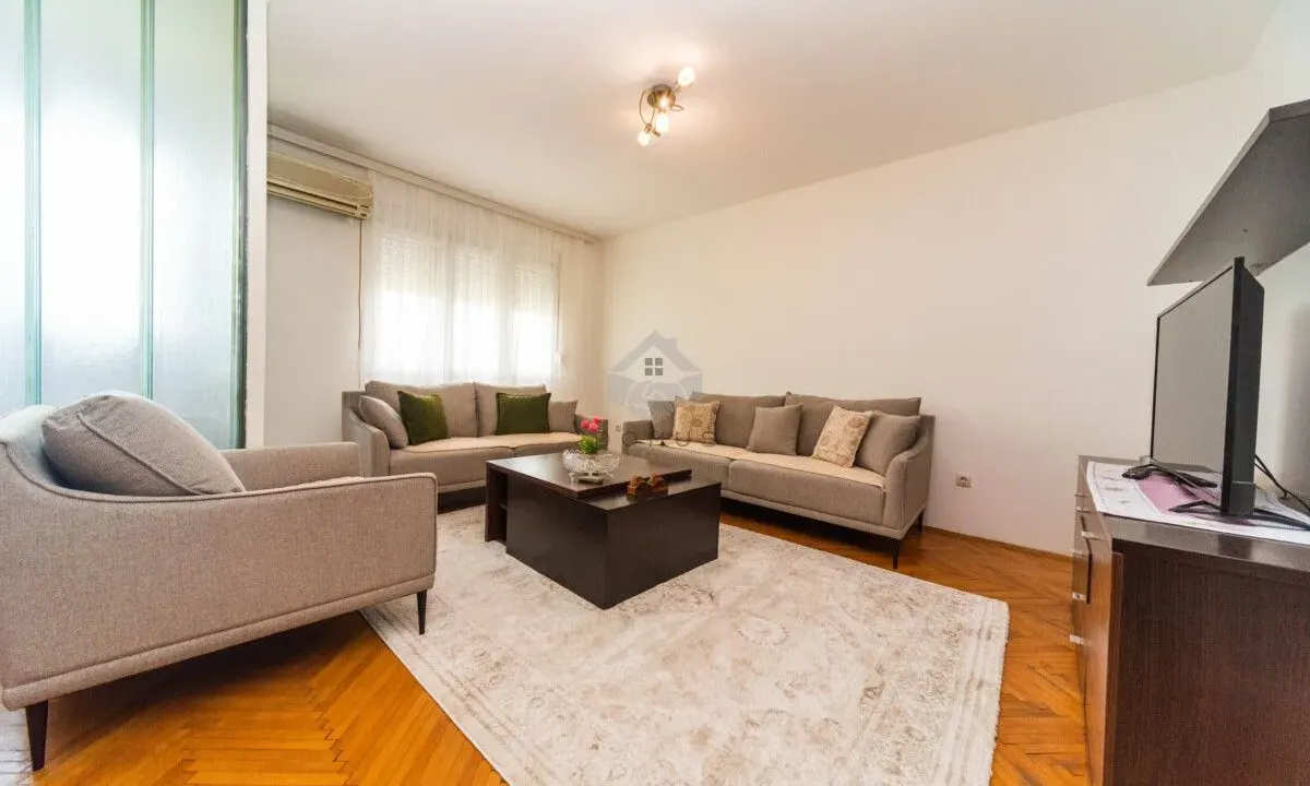 Rent, two bedroom apartment, 78m², Autobuska stanica, Podgorica