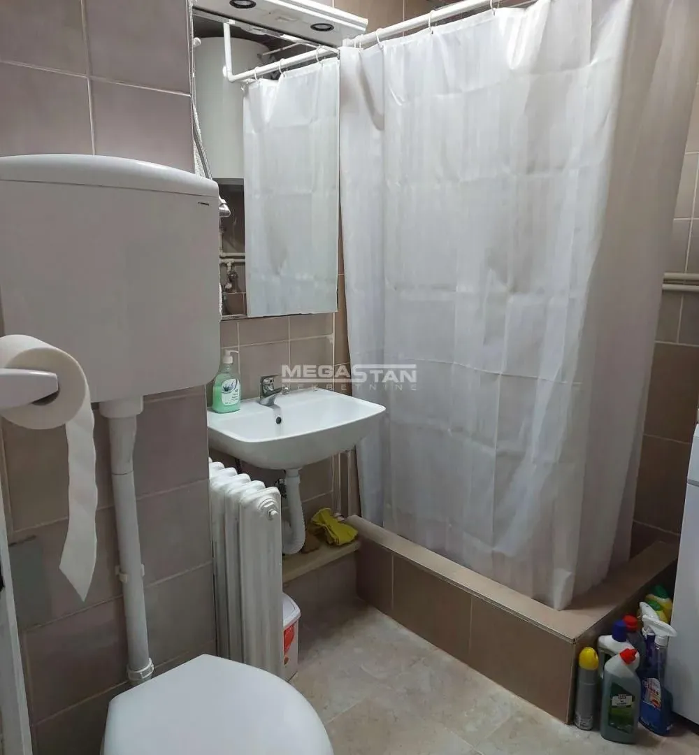 Izdavanje, jednosoban stan, 47m², Novi Beograd Blok 72, Novi Beograd Sve Podlokacije