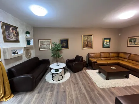 Izdavanje, trosoban stan, 108m², Momišići, Podgorica - image 3