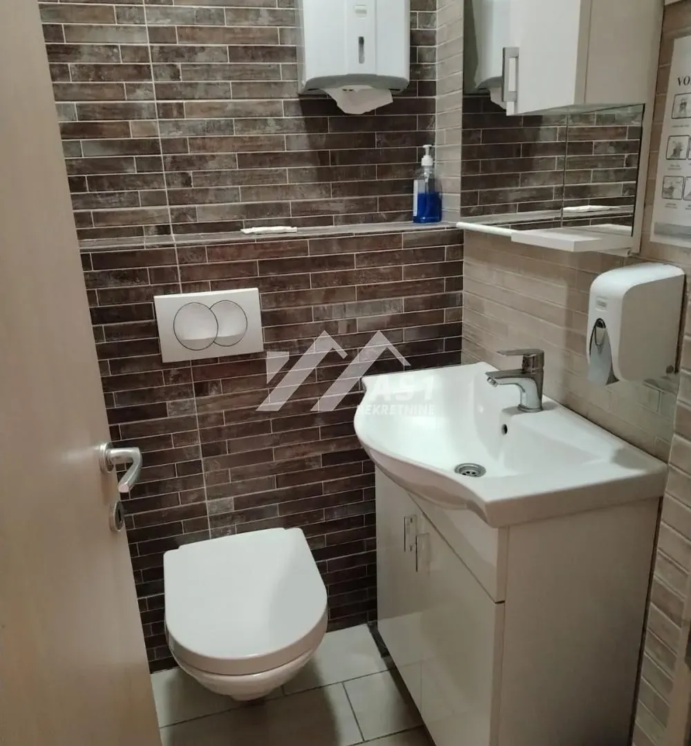 Sale, office space, 149m², Detelinara, Novi Sad Sve Podlokacije