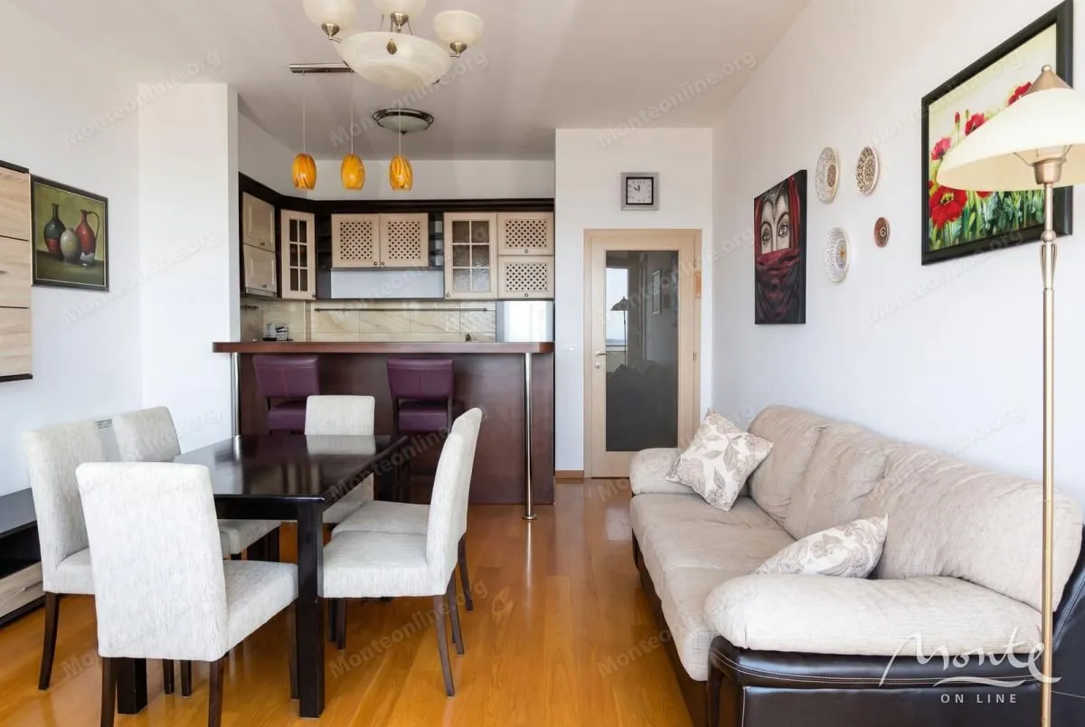 Sale, three bedroom apartment, 98m², Bečići, Budva