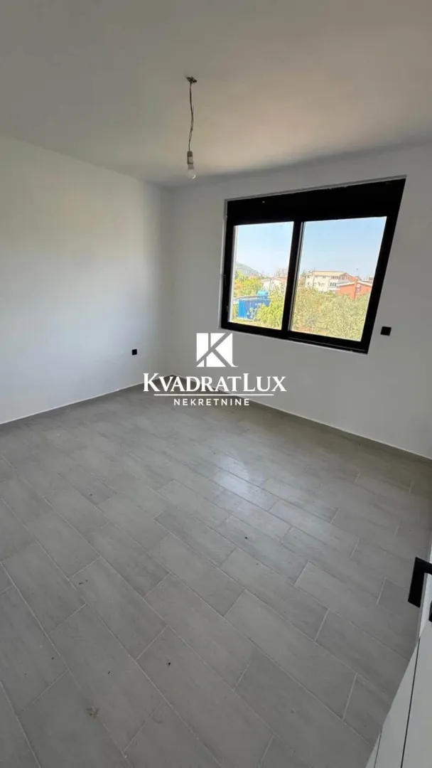 Sale, house, 245m², Tomba, Bar