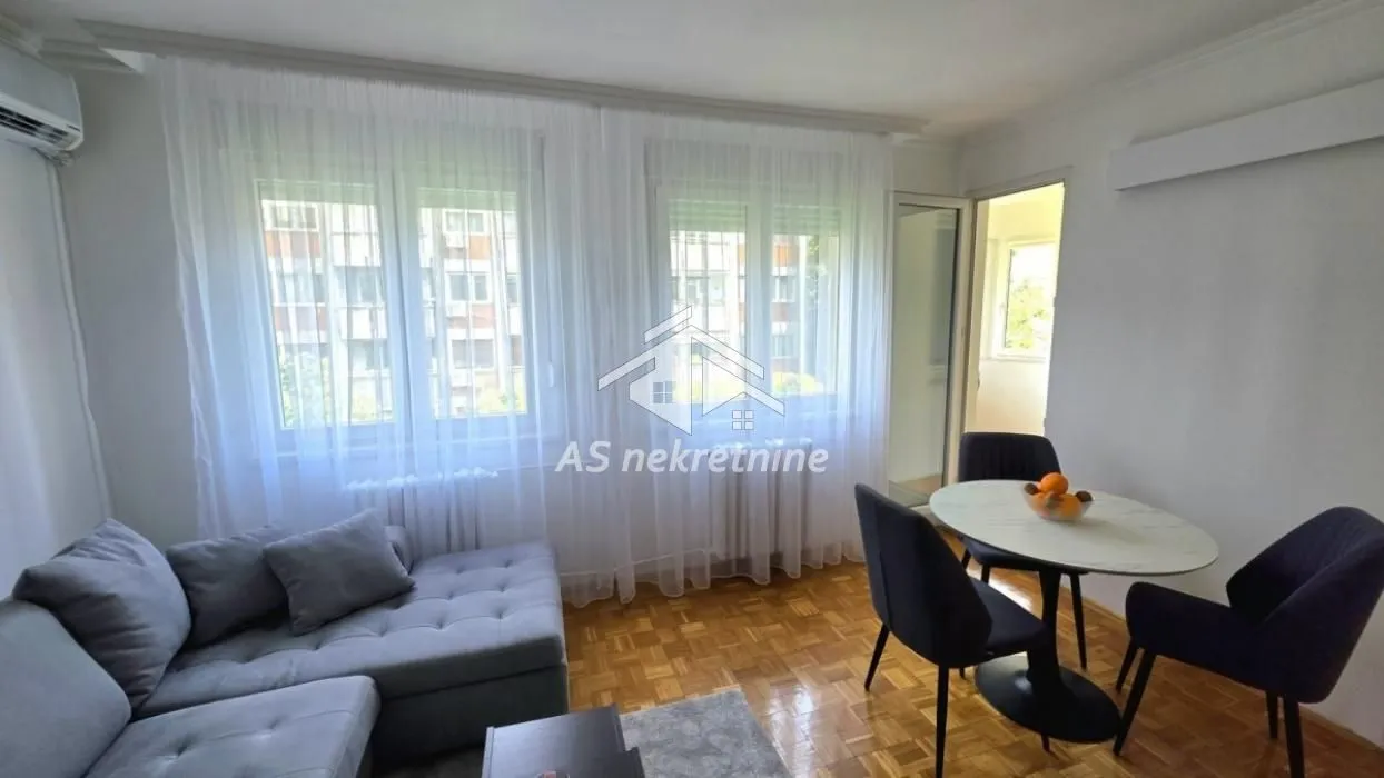 Izdavanje, dvosoban stan, 46m², Slavija, Vračar Sve Podlokacije