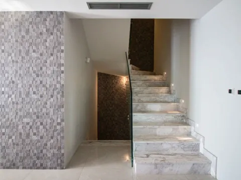 Prodaja, kuća, 331m², Seoce, Budva - image 21