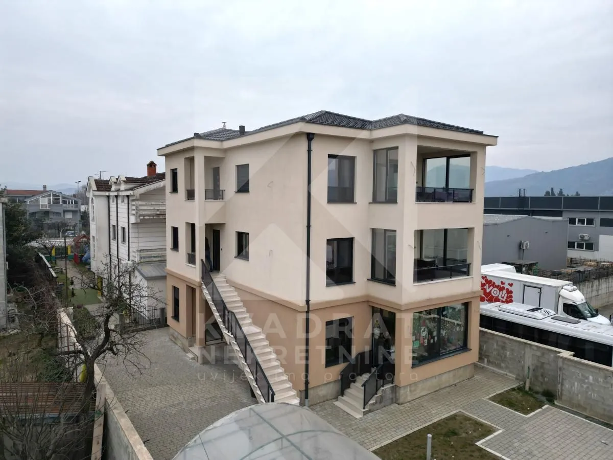 Rent, five bedroom apartment, 180m², Gornja Gorica, Podgorica
