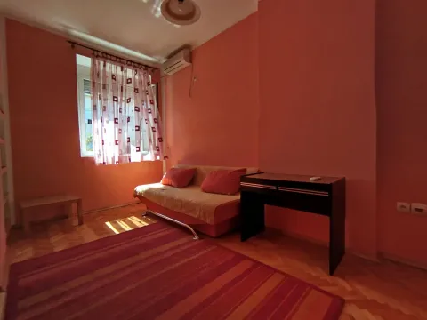 Izdavanje, jednosoban stan, 53m², Centar, Podgorica - image 6