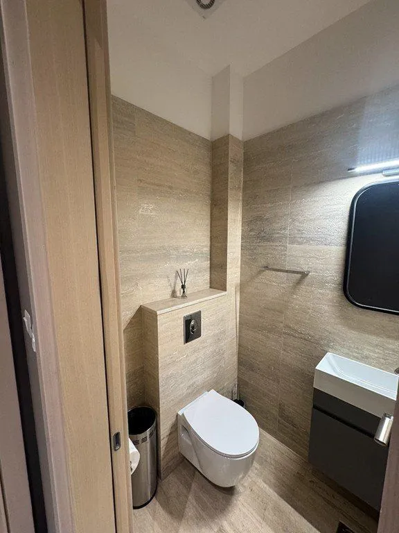 Izdavanje, dvosoban stan, 103m², Podgorica, Crna Gora