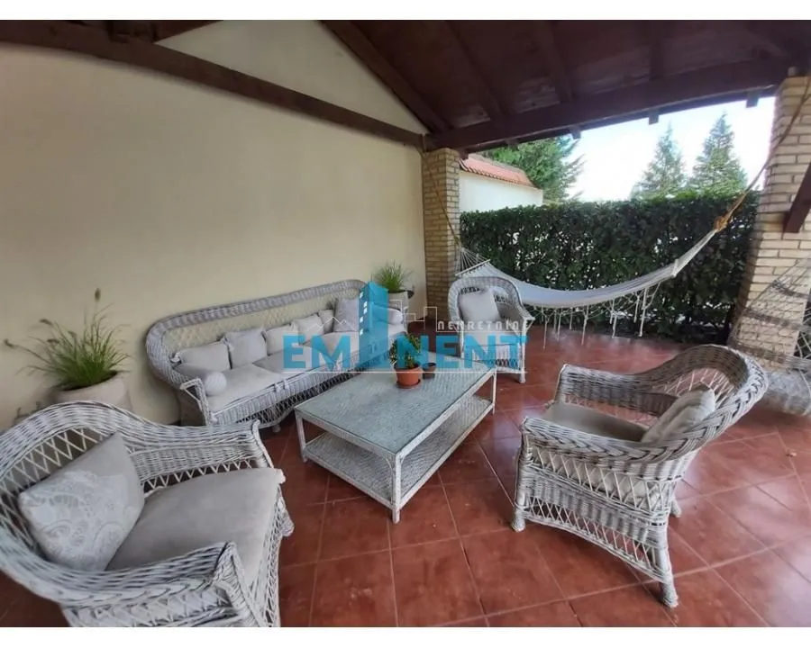 Rent, house, 400m², Voždovac Sve Podlokacije, Beograd