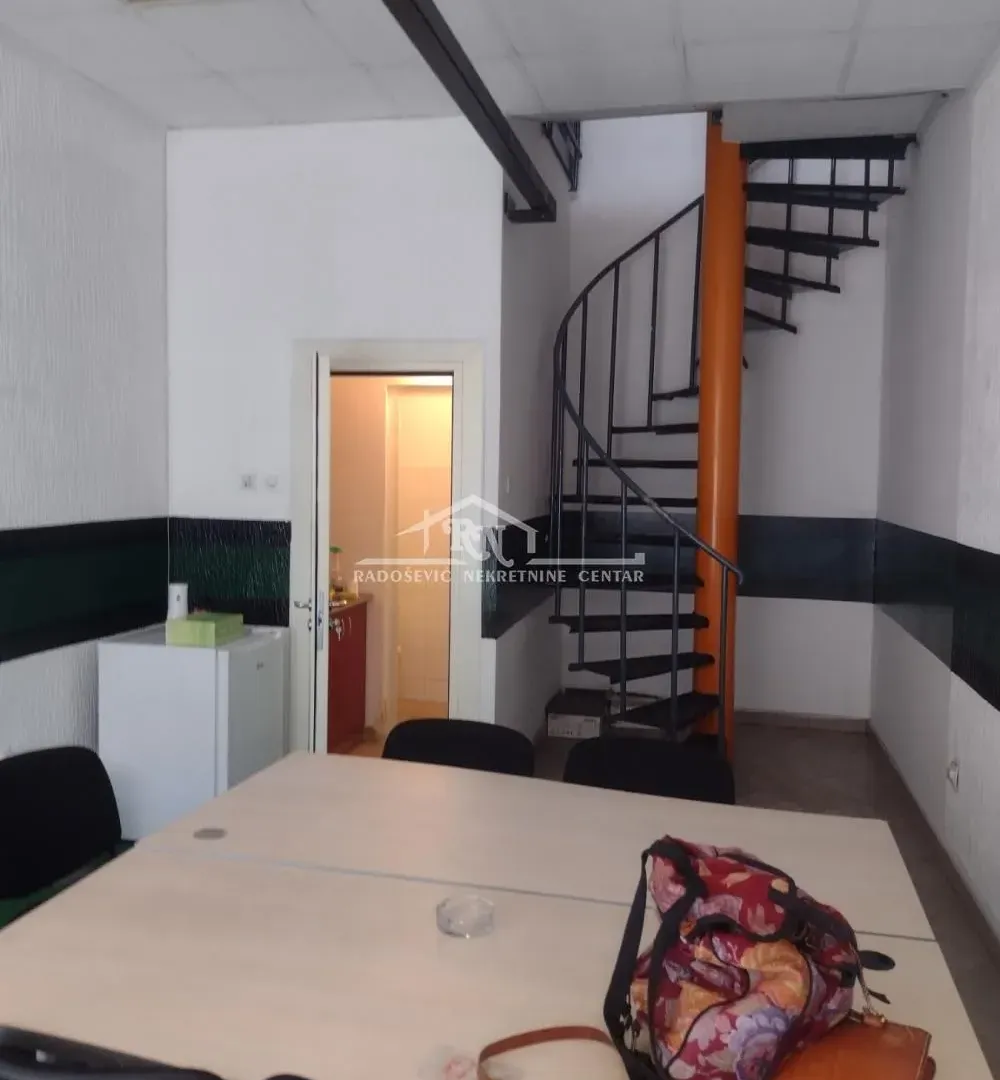 Rent, office space, 34m², Čukarica, Beograd