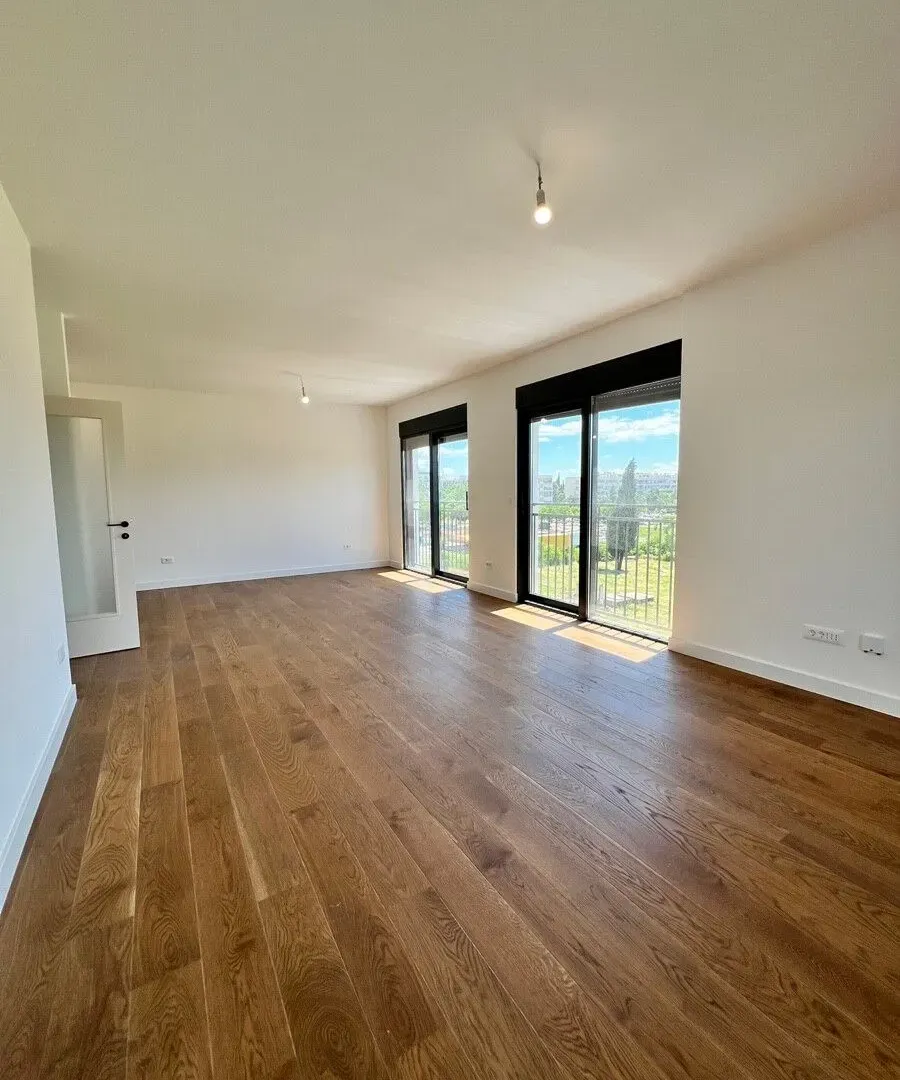 Prodaja, trosoban stan, 115m², Preko Morače, Podgorica