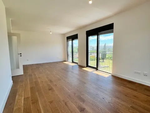 Prodaja, trosoban stan, 115m², Preko Morače, Podgorica - image 2