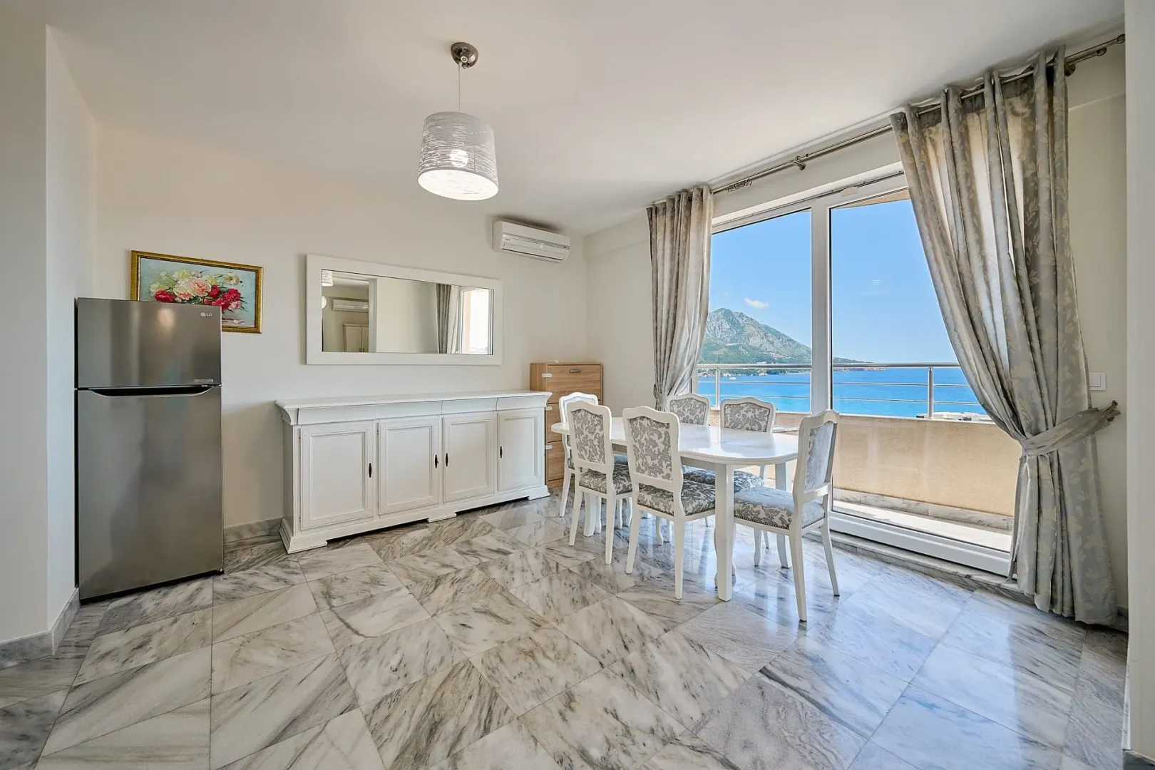 Sale, four bedroom apartment, 113m², Bečići, Budva