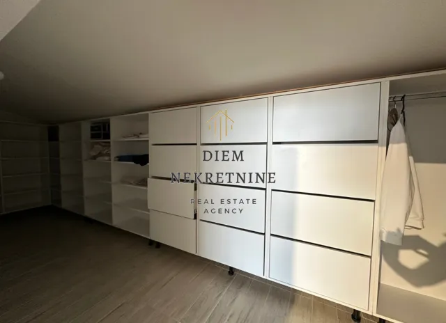 Izdavanje, četvorosoban stan, 160m², Stari Aerodrom, Podgorica