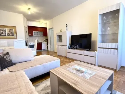 Rent, one bedroom apartment, 56m², City Kvart, Podgorica - image 1