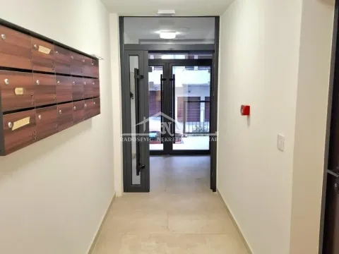 Izdavanje, jednosoban stan, 49m², Karaburma, Palilula Sve Podlokacije - image 11