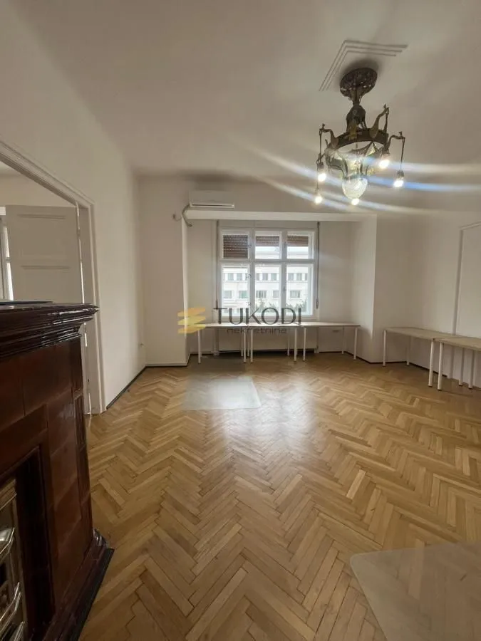 Prodaja, četvorosoban stan, 119m², Centar, Novi Sad
