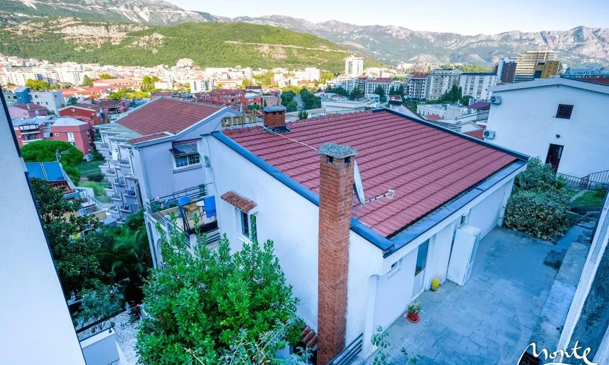 Prodaja, kuća, 215m², Budva, Crna Gora