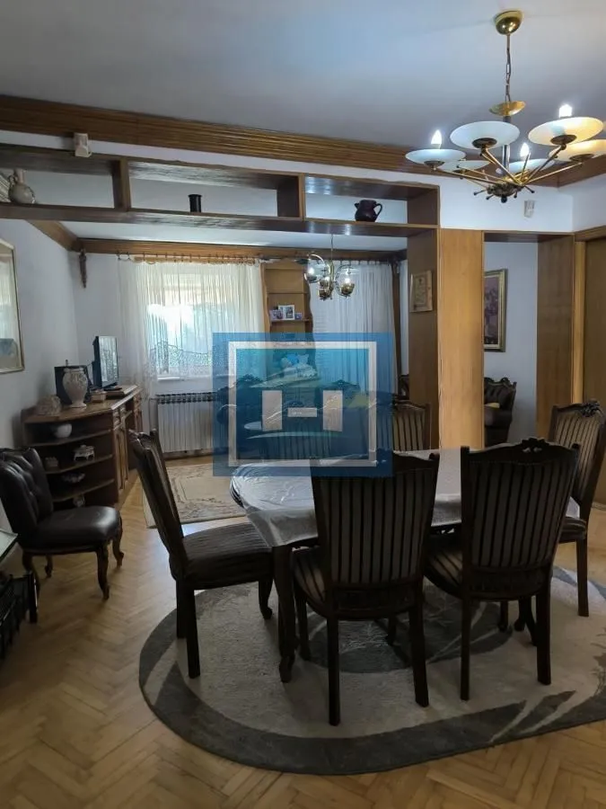 Rent, house, 238m², Ćuprija, Srbija