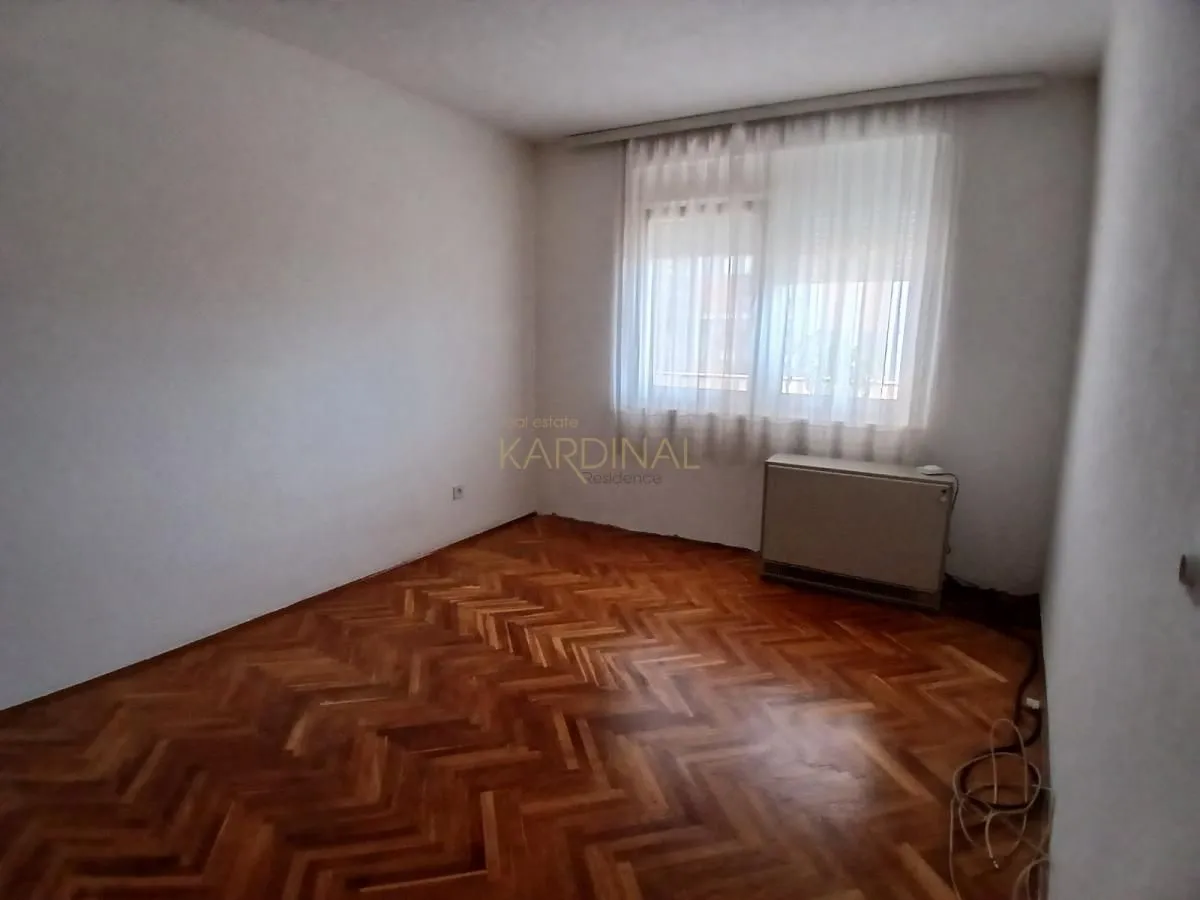 Prodaja, dvosoban stan, 68m², Pivara, Jagodina