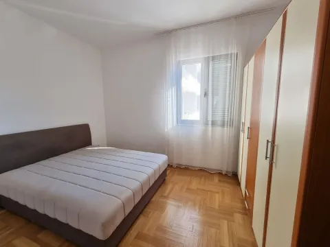 Rent, one bedroom apartment, 54m², Budva, Crna Gora - image 9