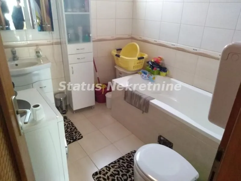 Prodaja, kuća, 450m², Temerin, Novi Sad