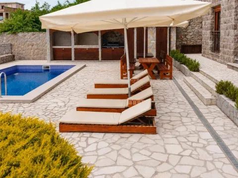 Rent, four bedroom apartment, 240m², Krimovica, Kotor - image 9
