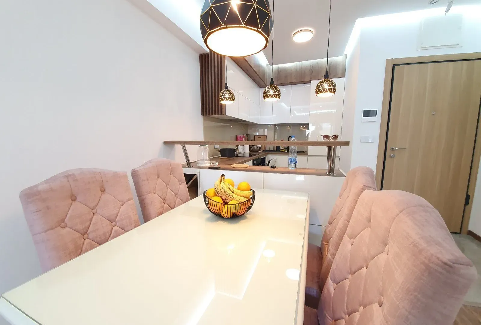 Prodaja, dvosoban stan, 67m², Budva, Crna Gora