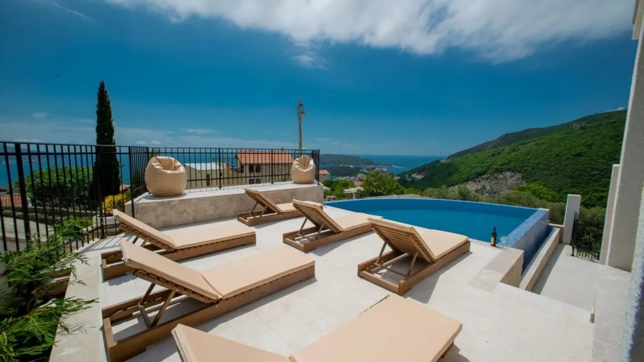 Sale, house, 170m², Bečići, Budva