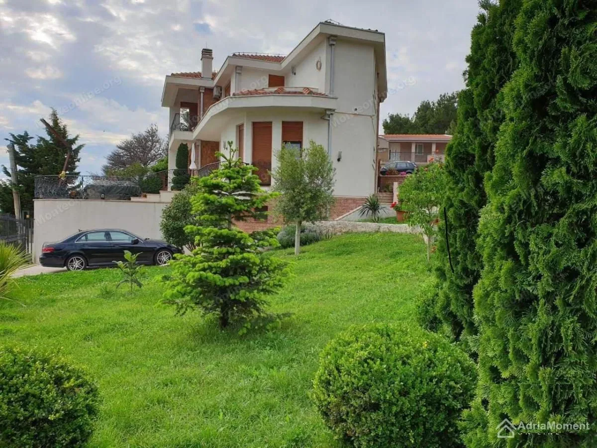 Sale, house, 253m², Bar, Crna Gora