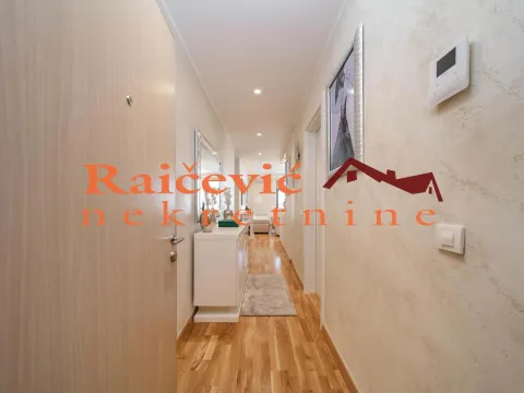 Izdavanje, trosoban stan, 90m², Savski Venac, Beograd - image 16